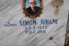 Dettaglio dell'immagine di Dom Simon Jubani sulla sua tomba